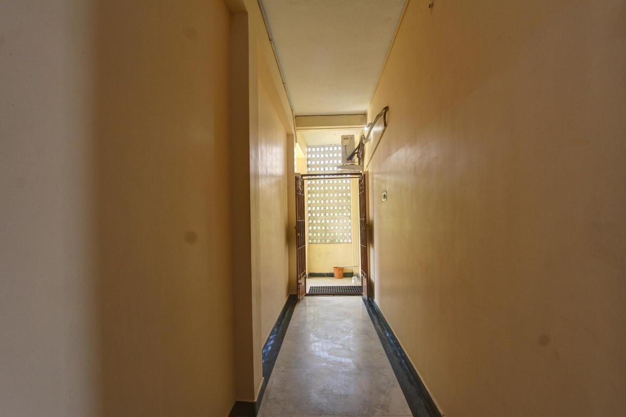 Oyo 38664 Rt Residency Hotel Golden Rock Exterior photo